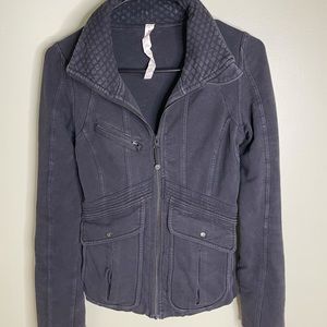 Lululemon jacket size 4